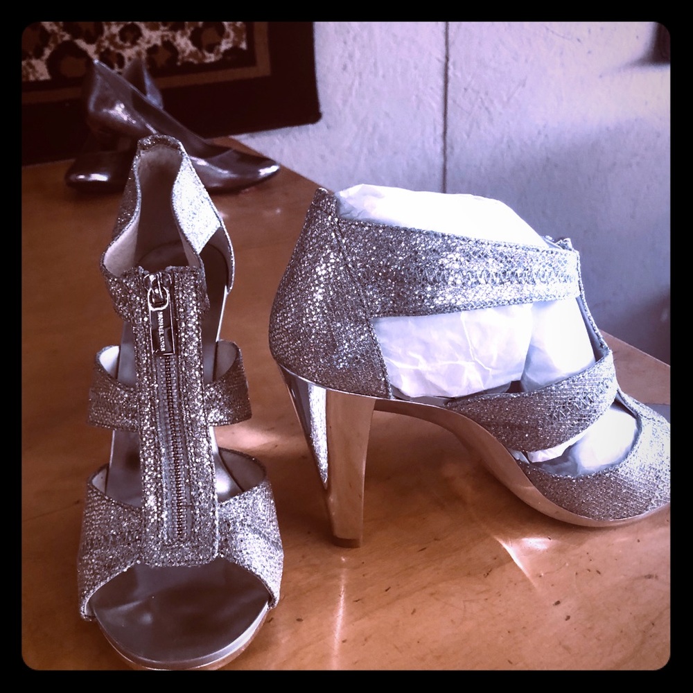 Ladies dress heels